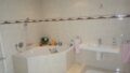 Hauptbad im DG mit Eckbadewanne...