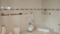 ...Dusche, Bdet und WC