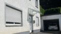 Eingang ELW mit großer Garage