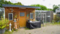 Gartenhaus mit Voliere