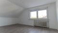 Schlafzimmer mit mod. Bodenbelag