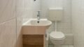 Gäste-WC mit Fenster