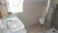Das moderne Tageslichtbad mit Dusche