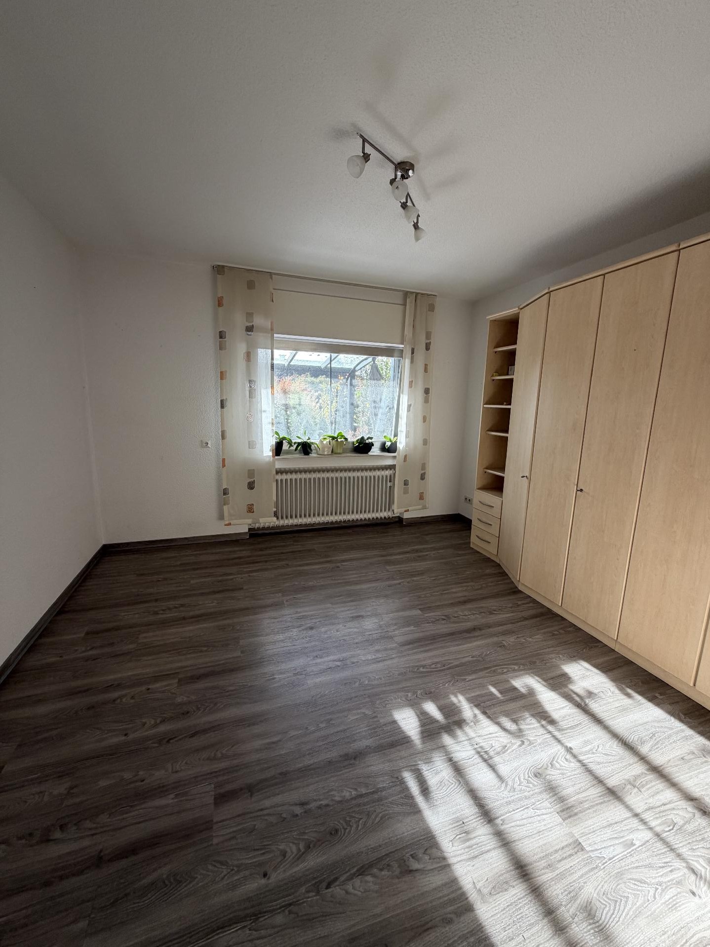 ...mit Blick in den Garten