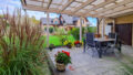 Terrasse hinter dem Haus
