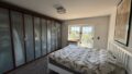 Elternschlafzimmer mit Balkon