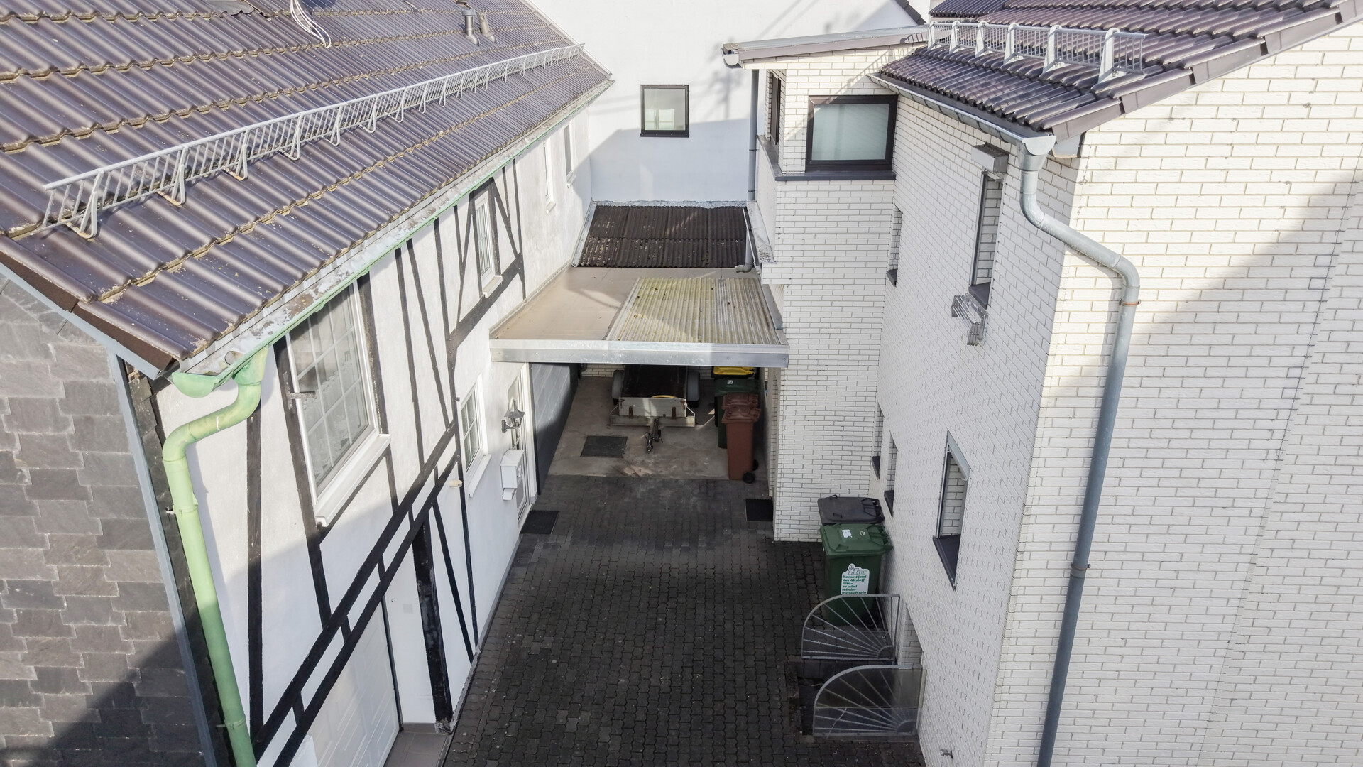 Innenhof zwischen den Gebäuden