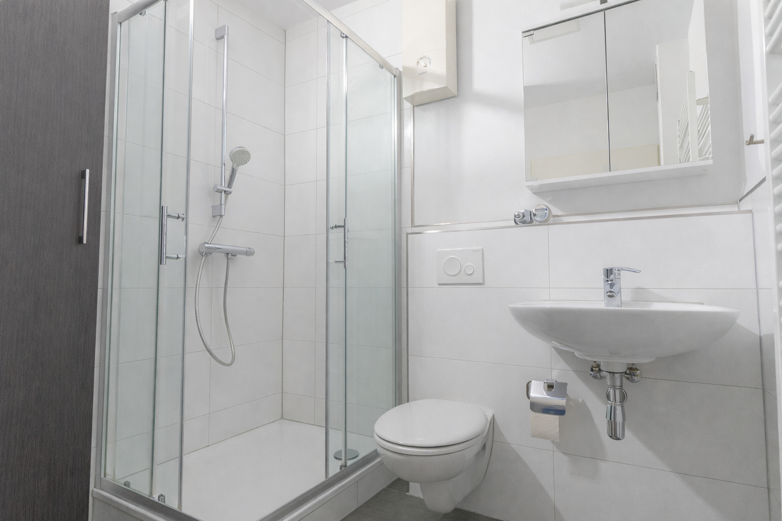 Modernes Duschbad