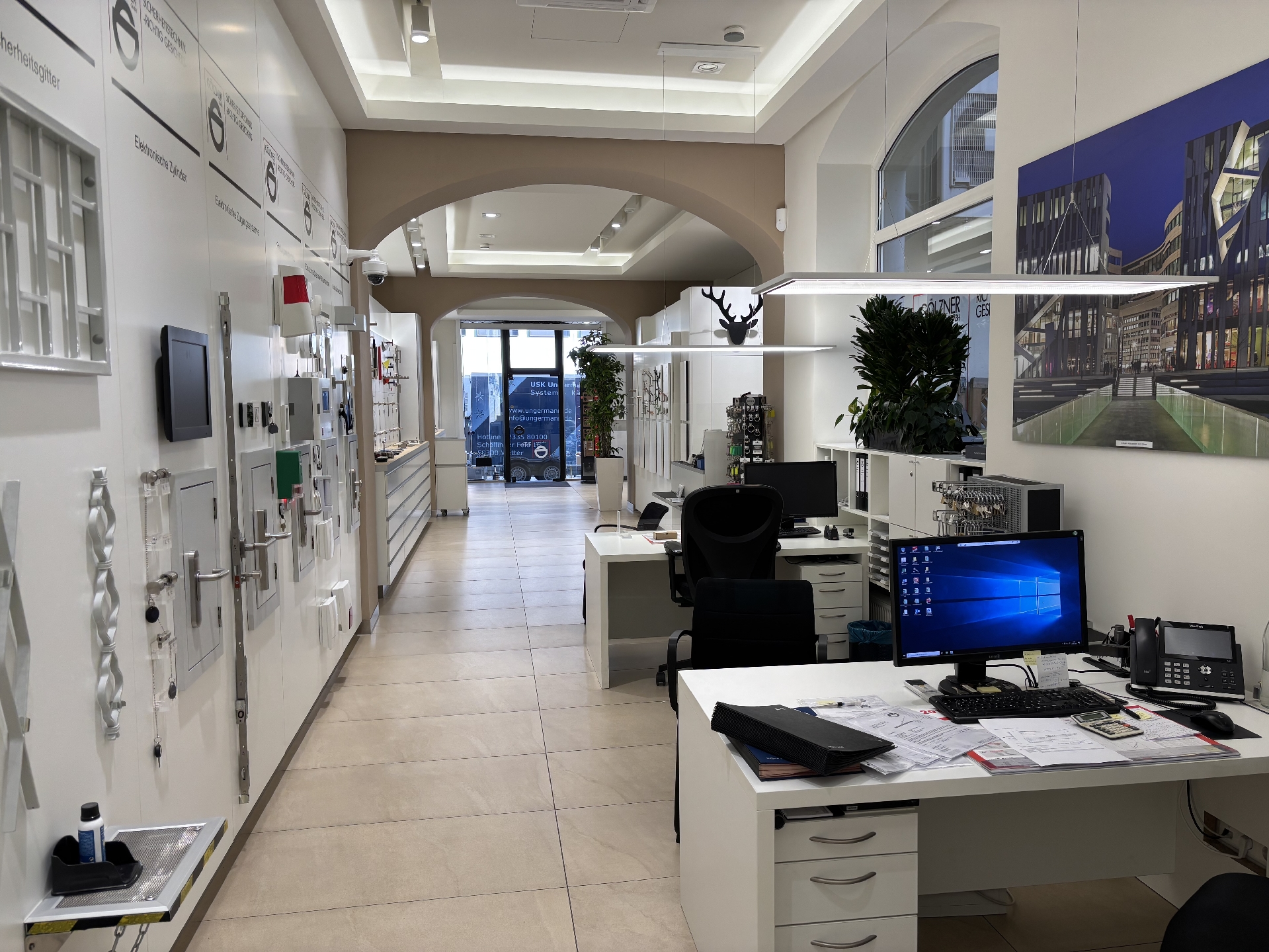 Blick durch das ganze Ladenlokal