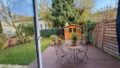 Blick vom Wohnbereich in den Garten