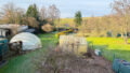 Gartenansicht mit Pool unter der Kuppel