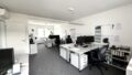Großes Büro