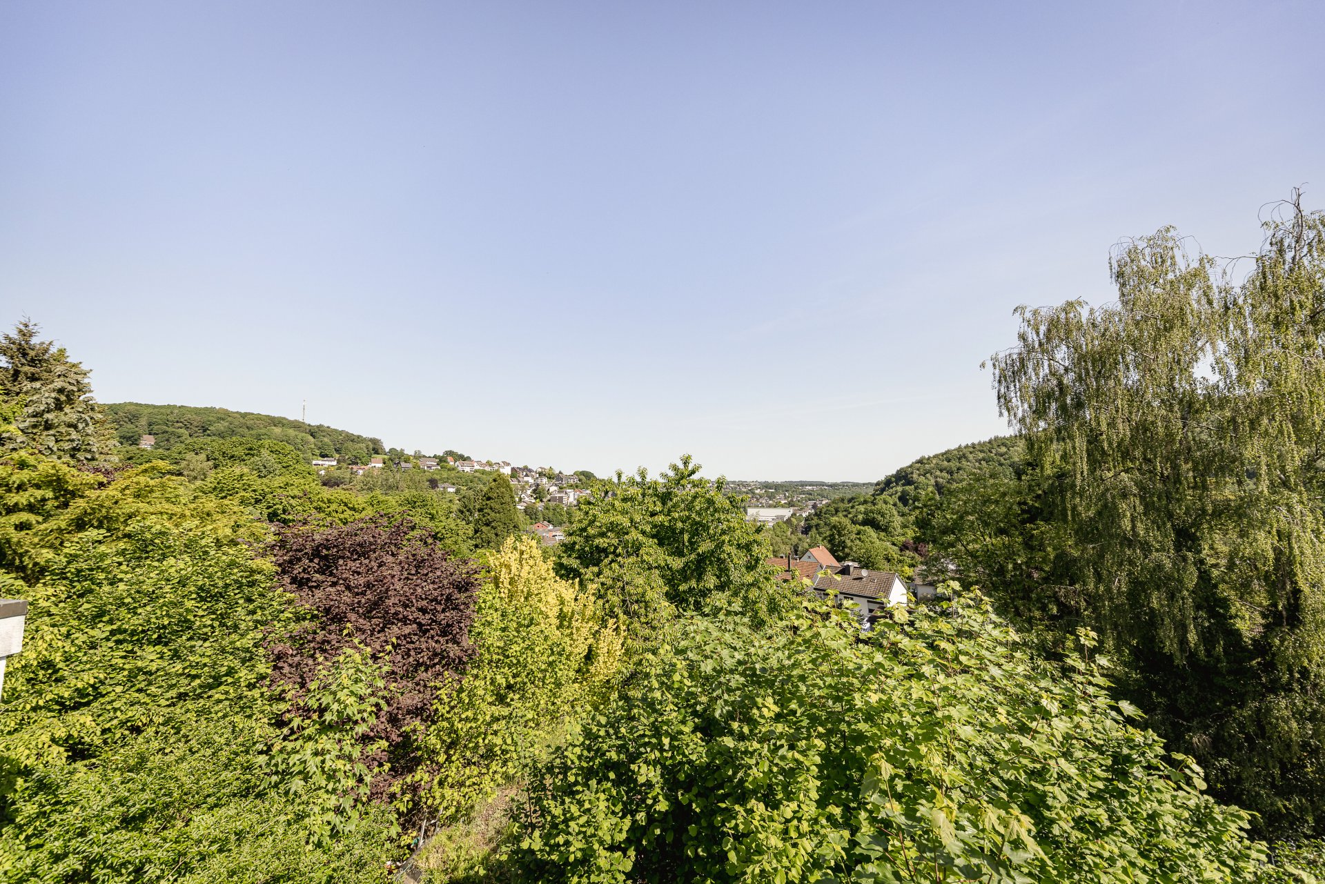 großes Grundstück und tolle Weitsicht