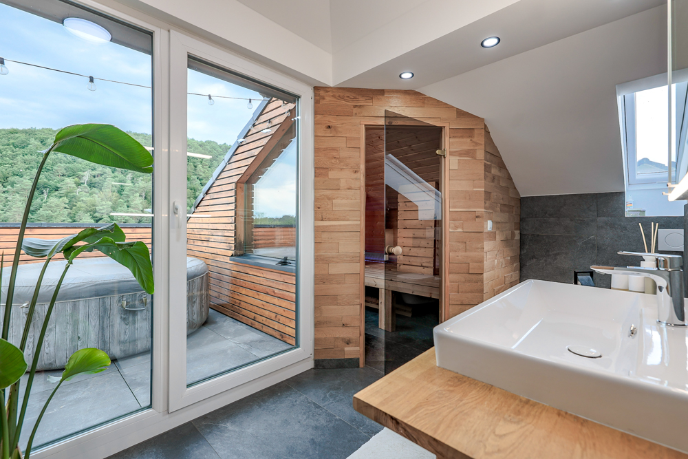 Badezimmer / Sauna OG