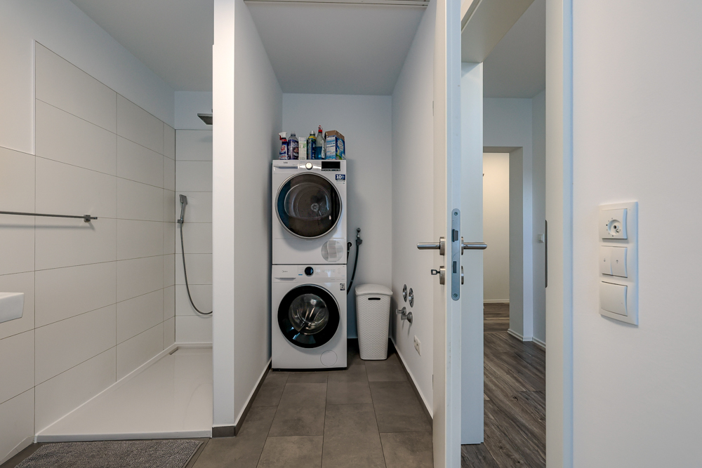 Bad Einliegerwohnung UG