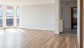 großräumiges Wohnzimmer