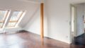 großzügiges Schlafzimmer