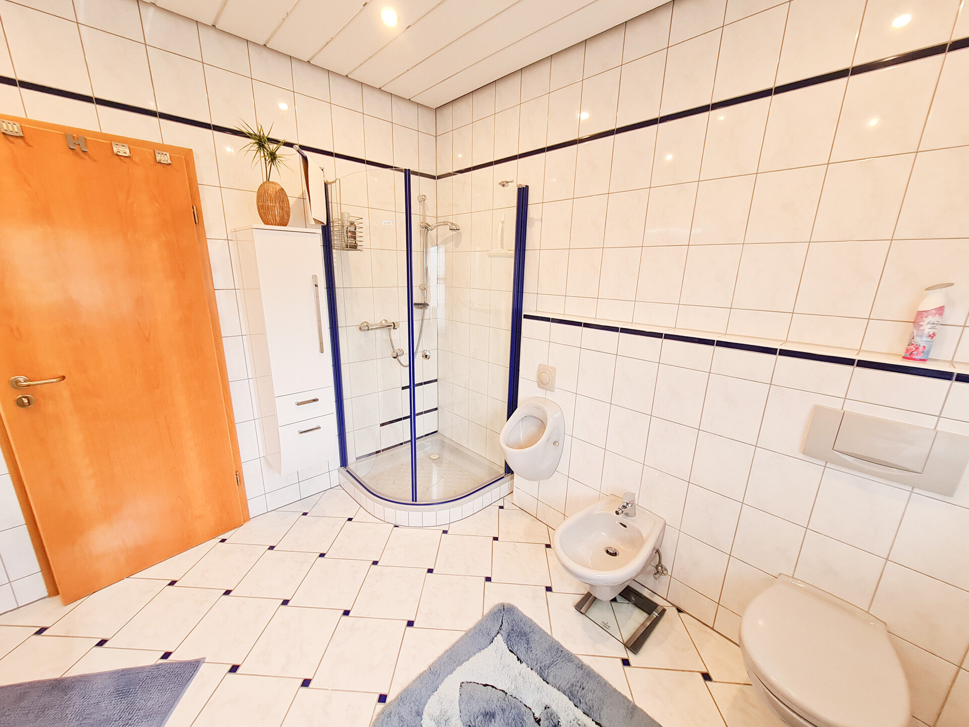 modernes Bad OG