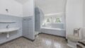 Tageslichtbad mit Dusche und Wanne