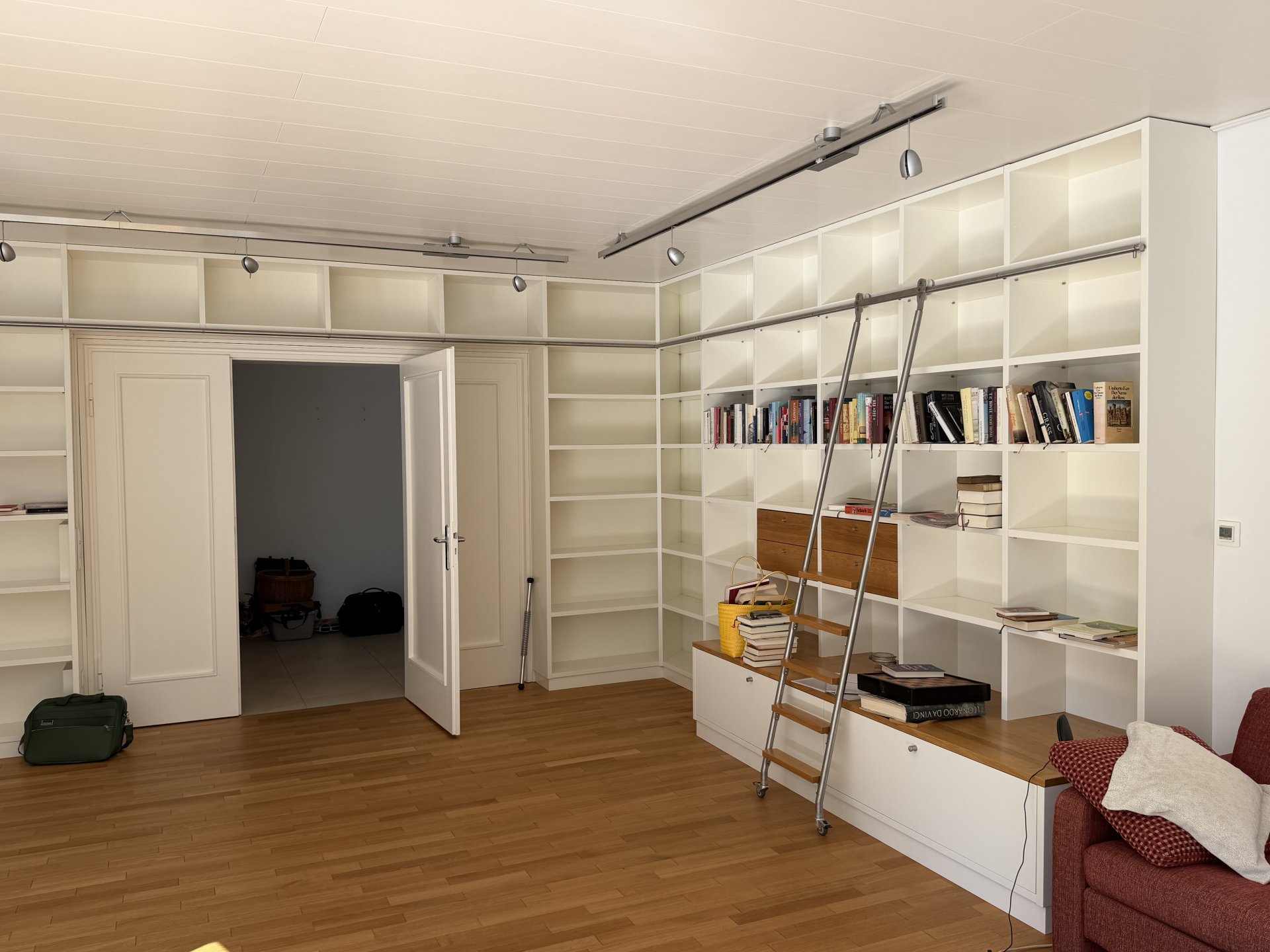 Schicke Bücherwand
