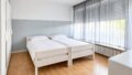 Schlafzimmer 2. OG Links