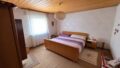 Schlafzimmer (DG)
