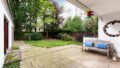 teilüberdachte Terrasse