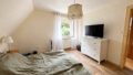 Schlafzimmer (DG)