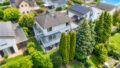 Modernes Haus mit Gartenidylle